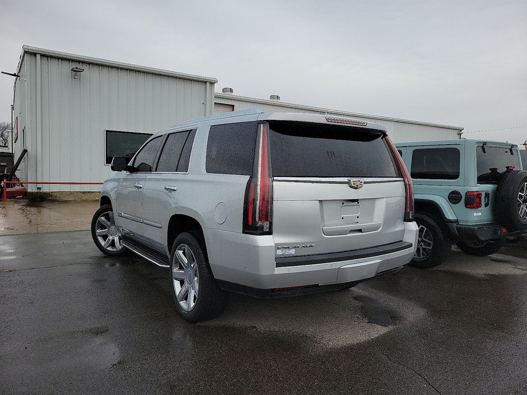2018 Cadillac Escalade Luxury photo 4