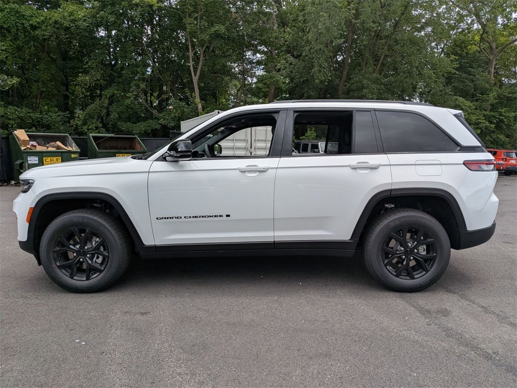 2025 Jeep Grand Cherokee Altitude X photo 4