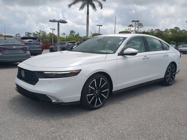 2025 Honda Accord Hybrid Touring photo 5