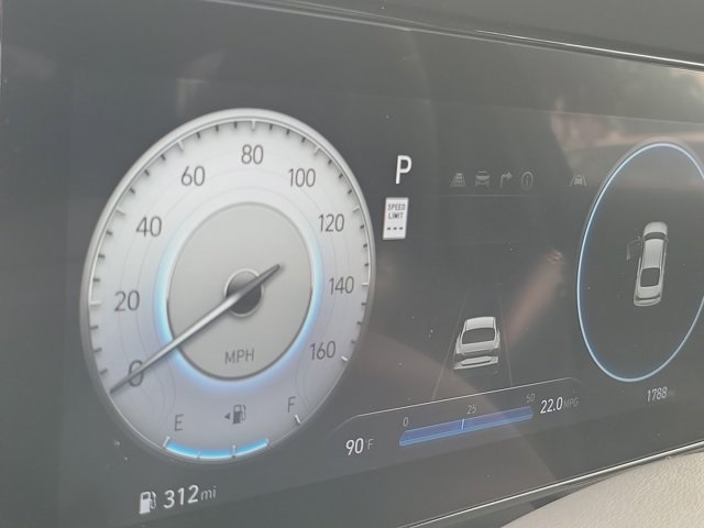 2025 Hyundai Elantra SEL Convenience photo 22