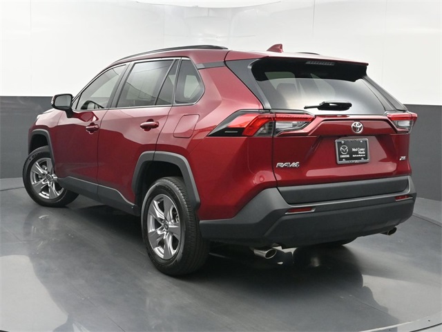 2022 Toyota RAV4 XLE photo 4