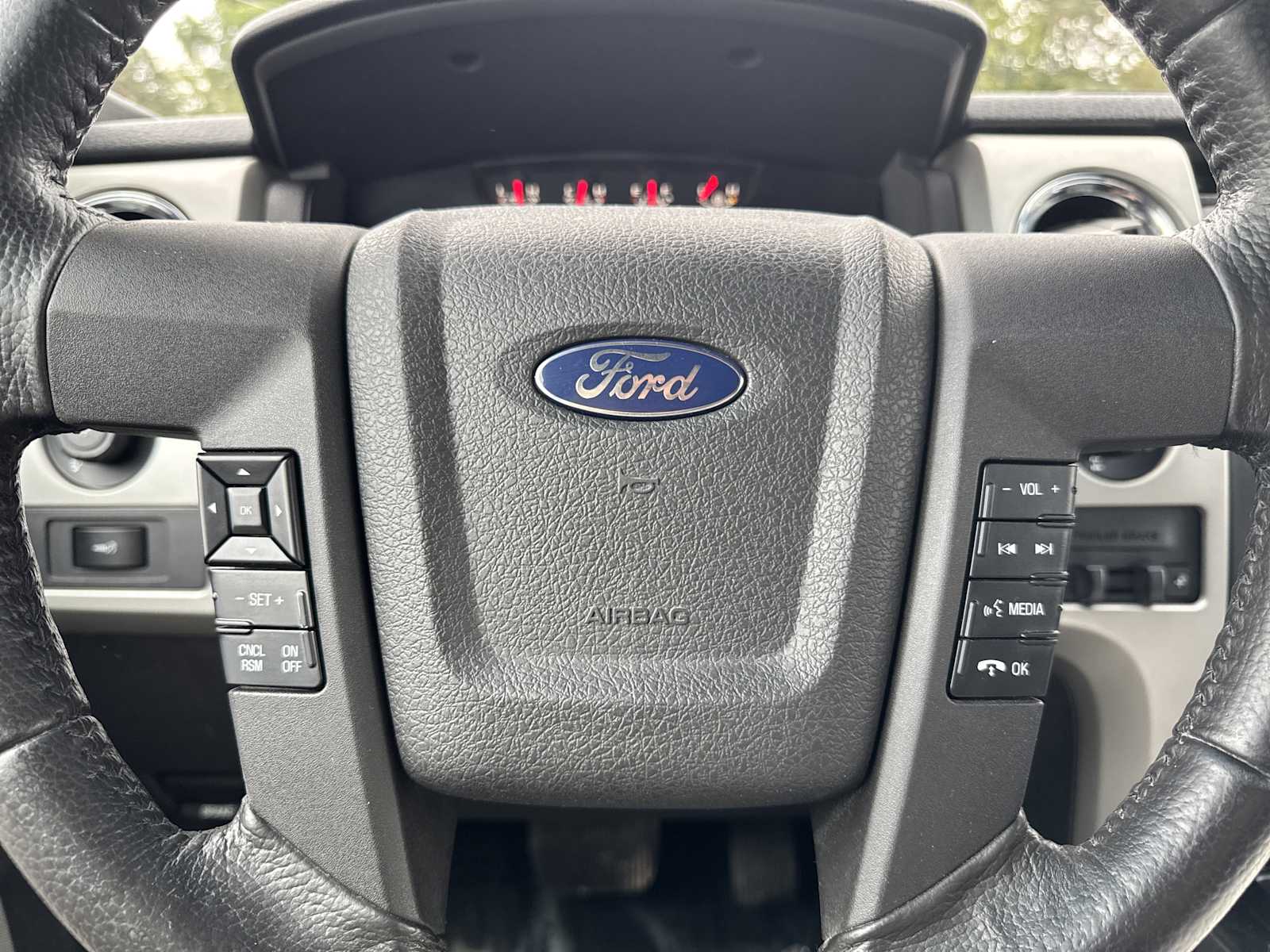 2012 Ford F-150 FX4 photo 26