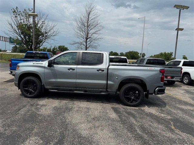 2026 Chevrolet Silverado 1500 Custom photo 2