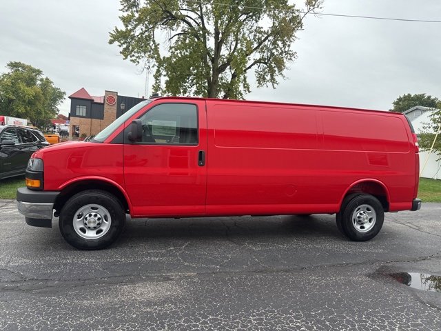 2025 Chevrolet Express Cargo 2500 photo 4