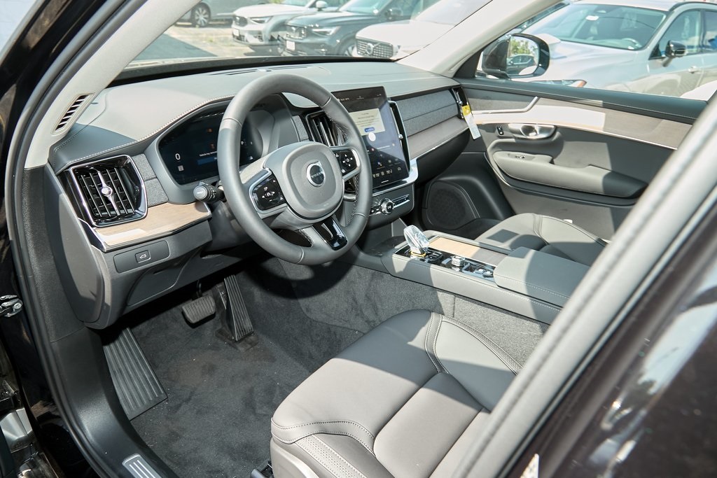 2025 VOLVO XC90 - Image 9