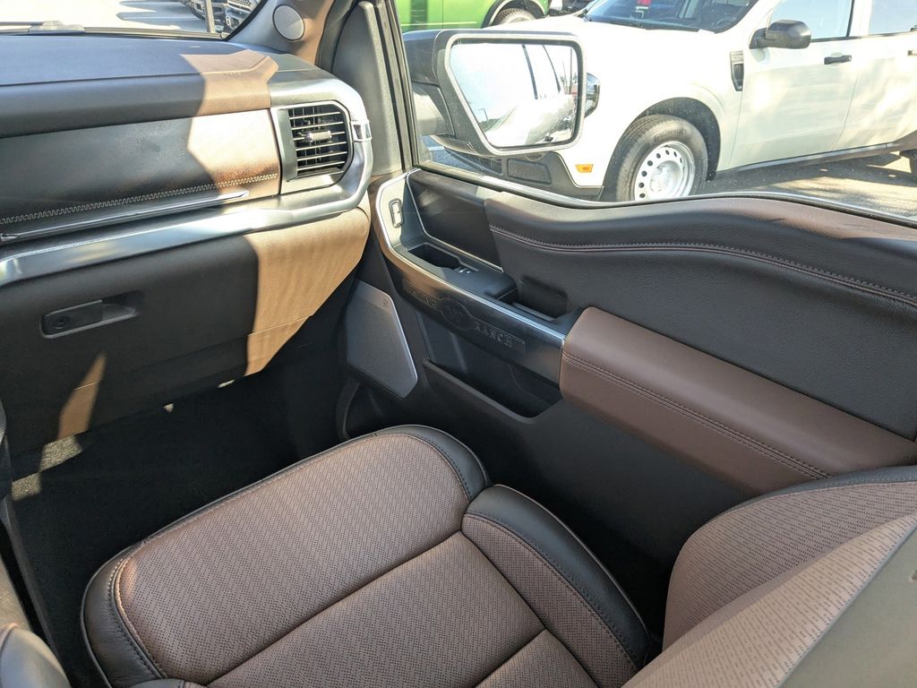 2025 Ford F-150 King Ranch photo 17