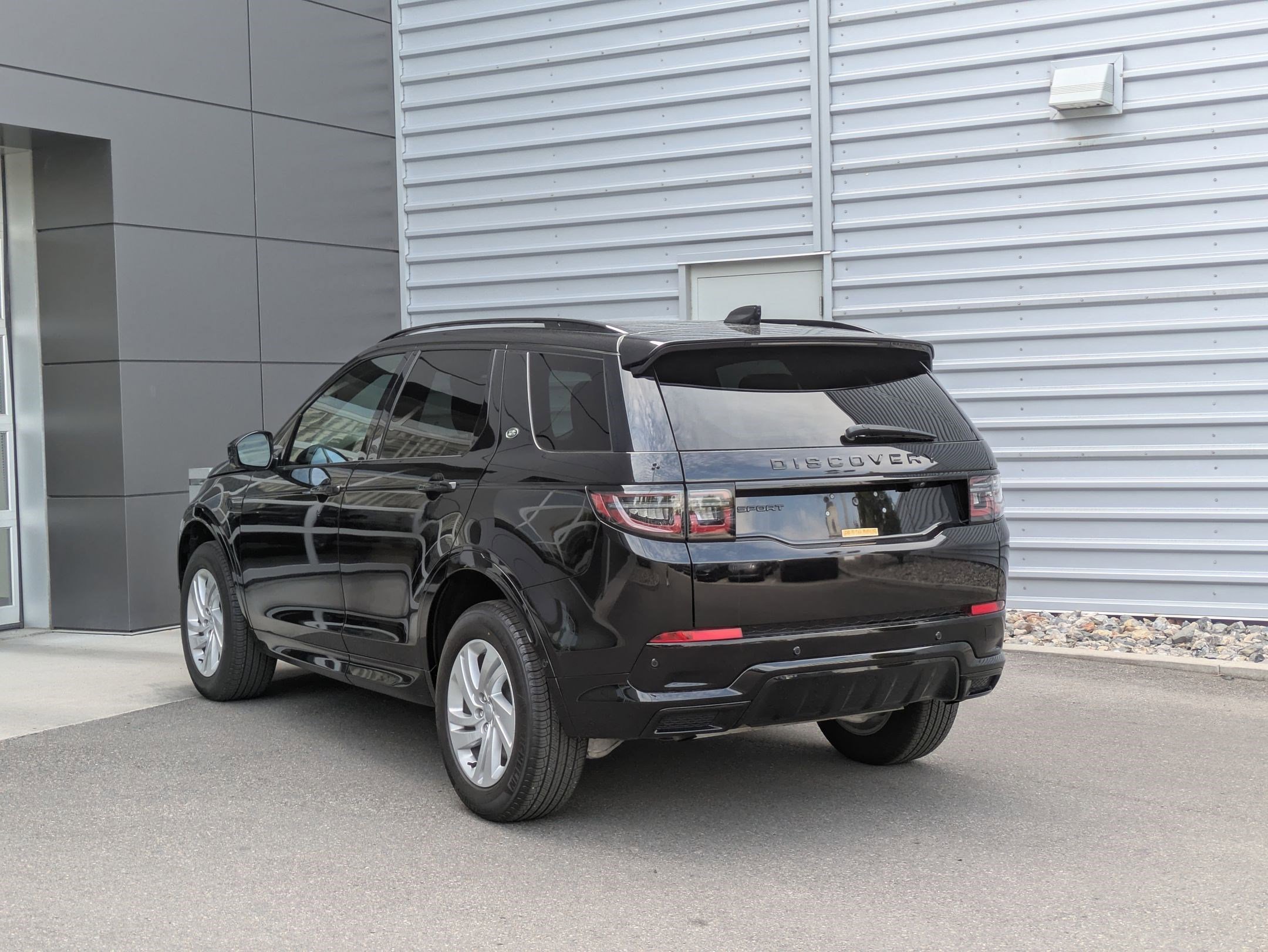 2024 Land Rover Discovery Sport Dynamic SE photo 3