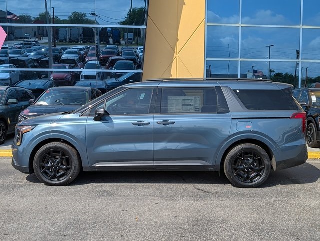 2025 Kia Carnival SX photo 3