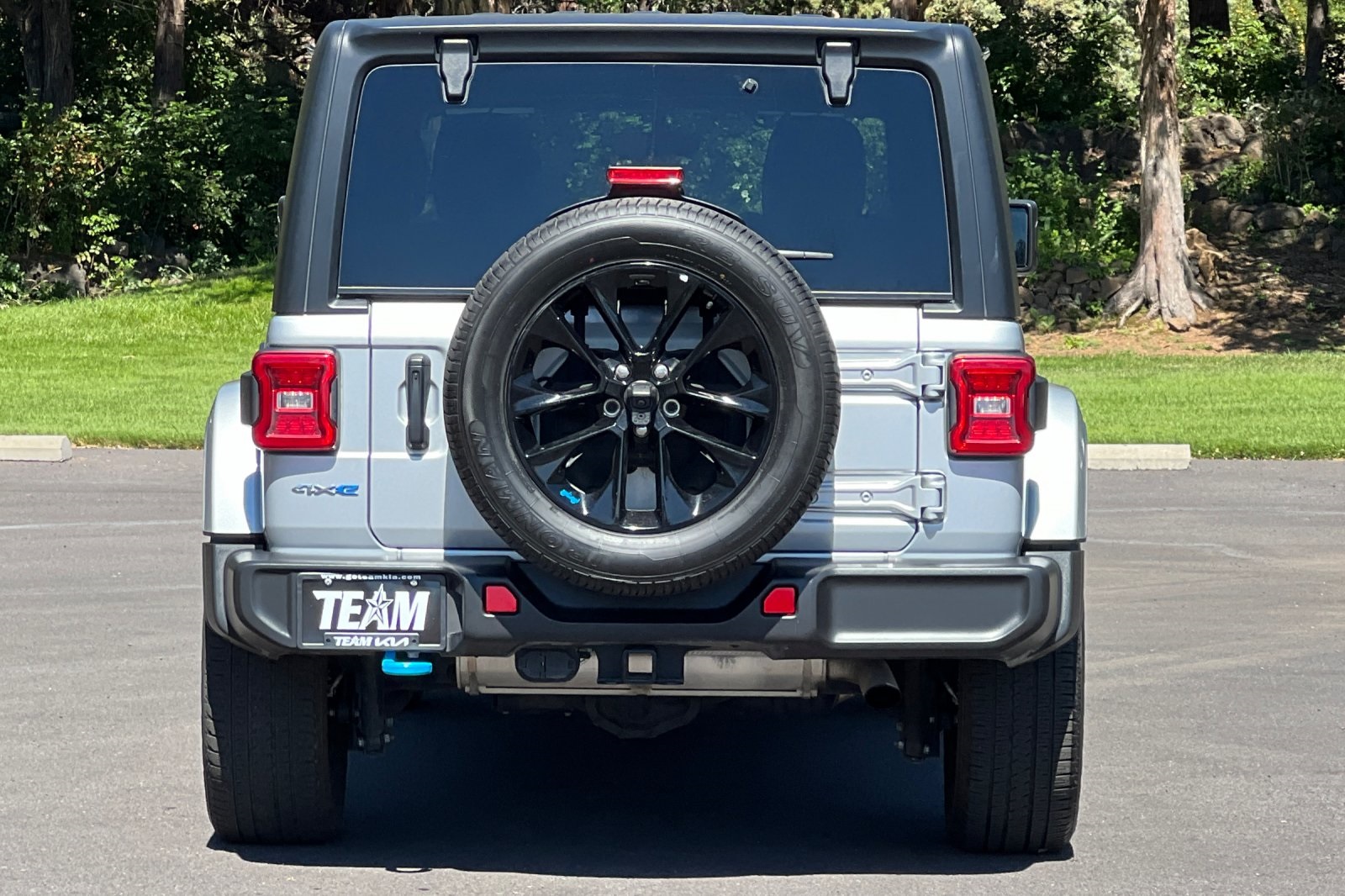 2023 Jeep Wrangler Sahara 4xe photo 4