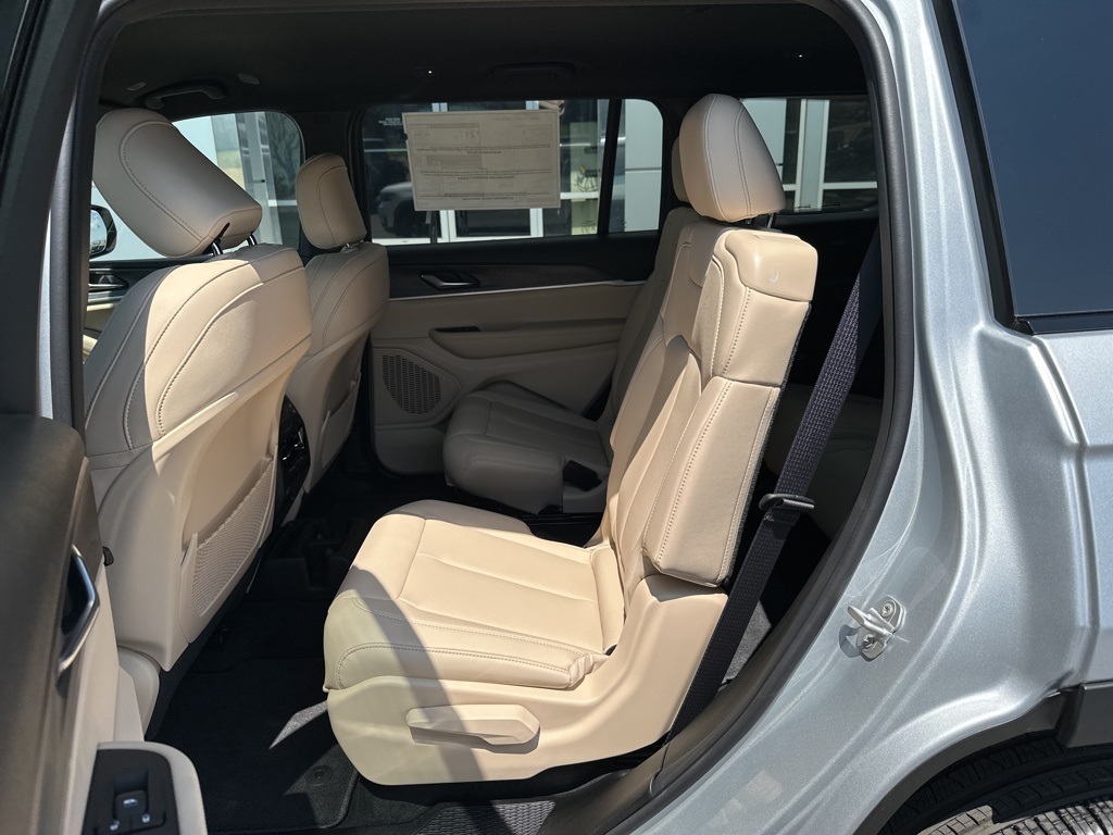 2025 Jeep Grand Cherokee Limited photo 26