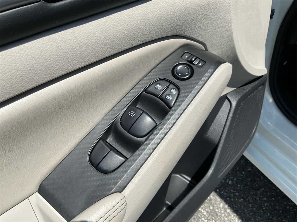 2022 Nissan Altima 2.5 SV photo 28
