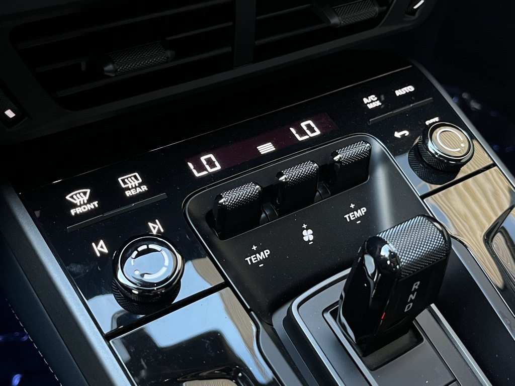 2025 Porsche 911 photo 21