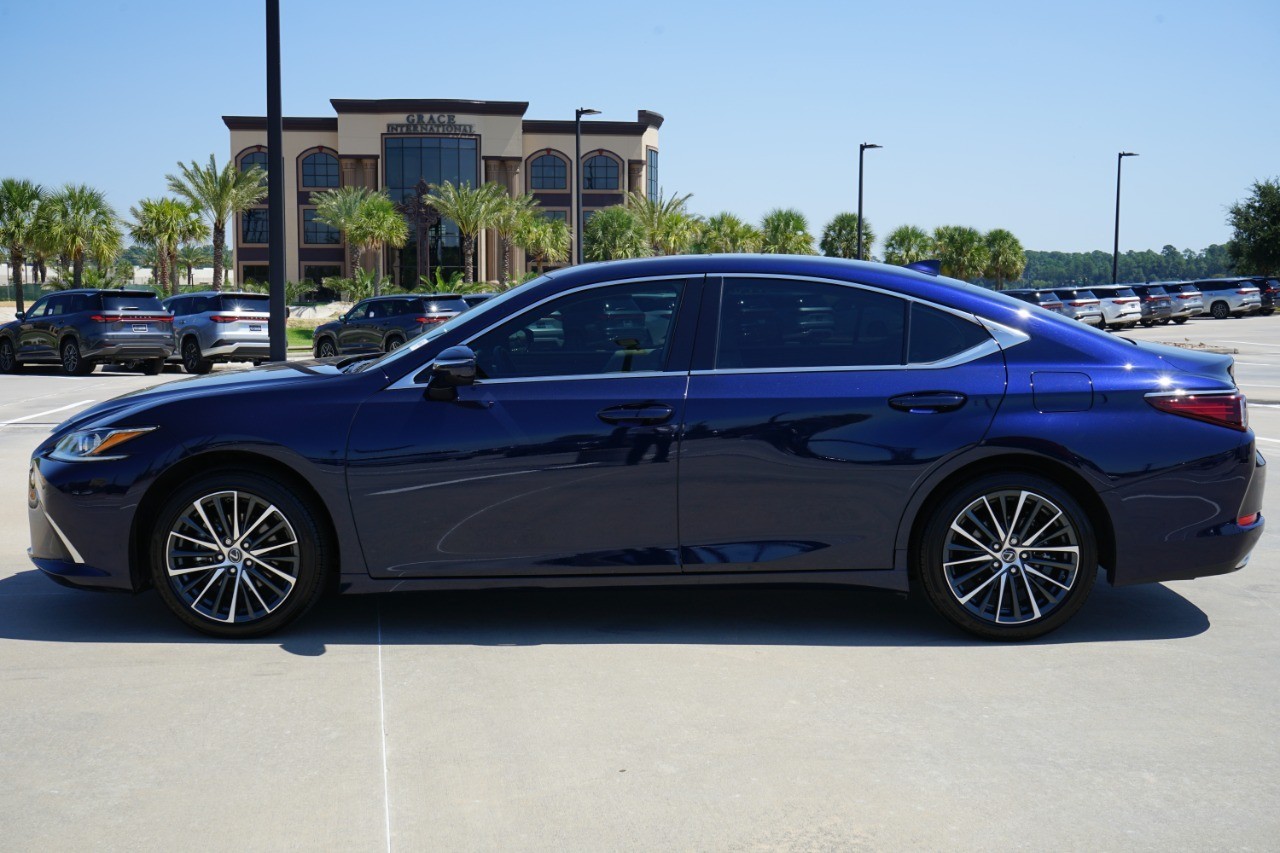 2025 Lexus ES 350 photo 6