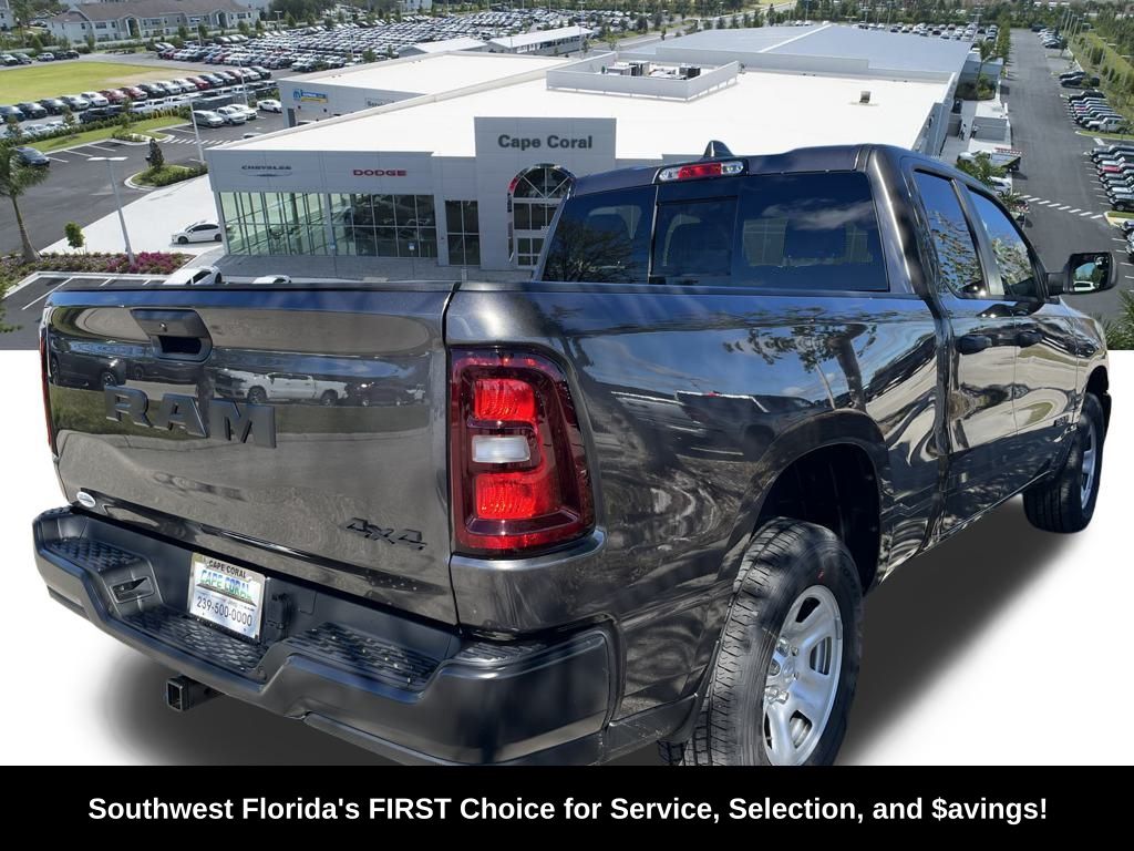 2025 Ram 1500 Tradesman photo 3