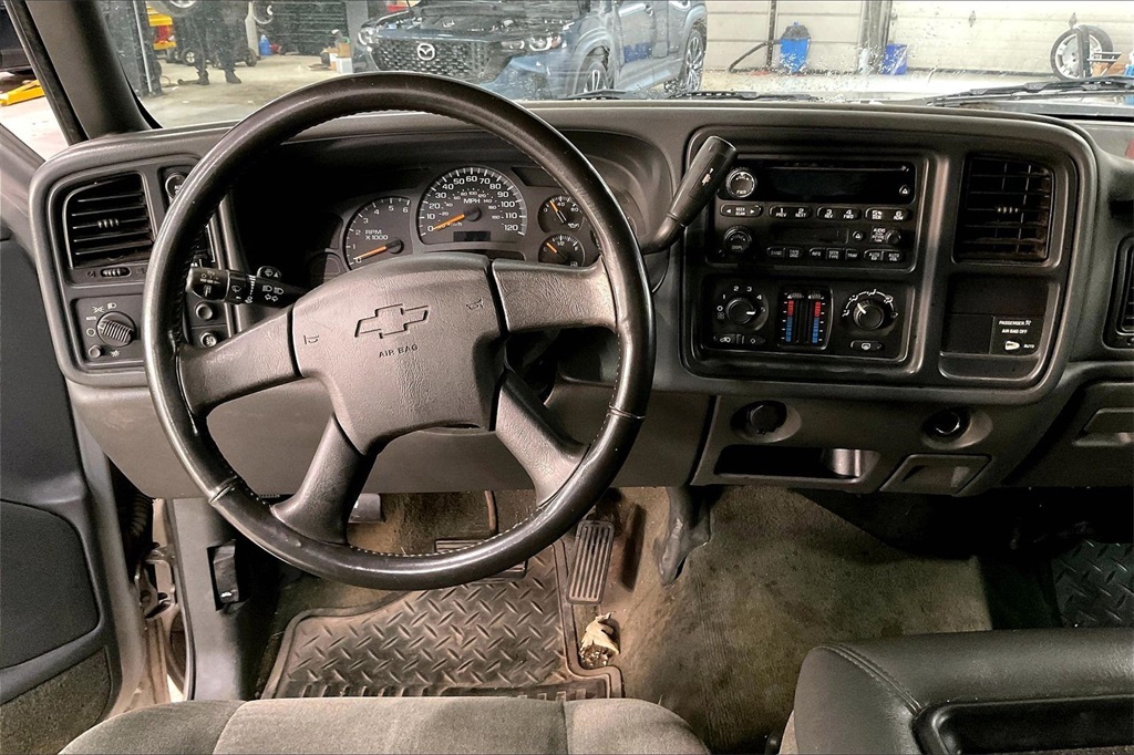 2004 CHEVROLET SILVERADO - Image 3