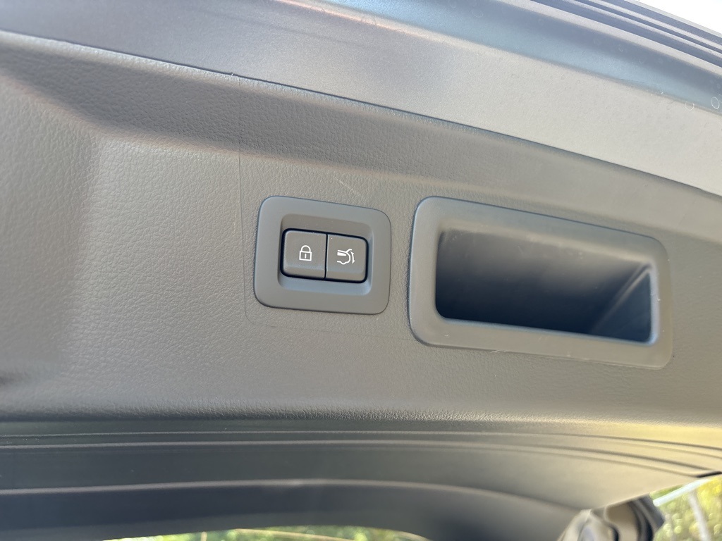2025 Mazda CX-50 Premium photo 4