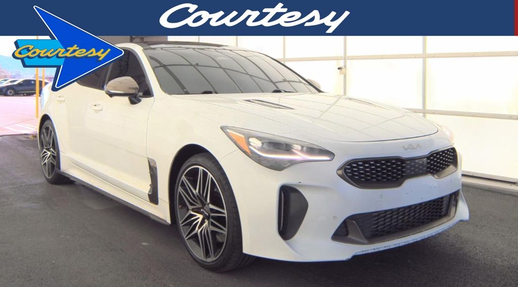 2023 Kia Stinger GT2's photo