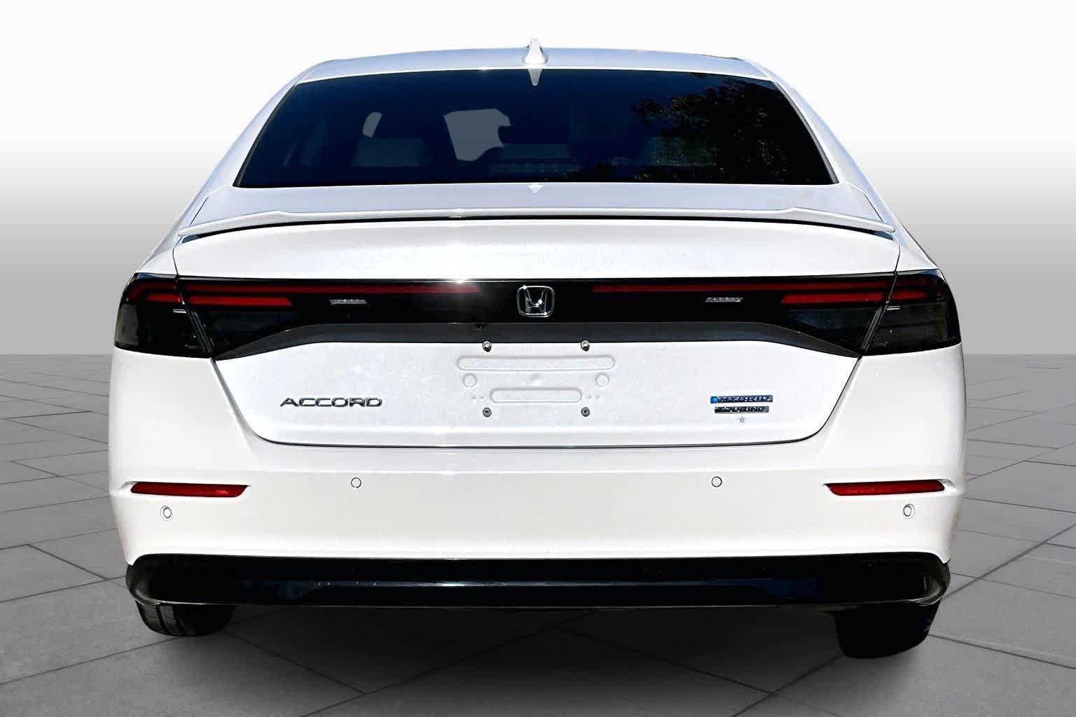 2023 Honda Accord Hybrid Touring photo 3