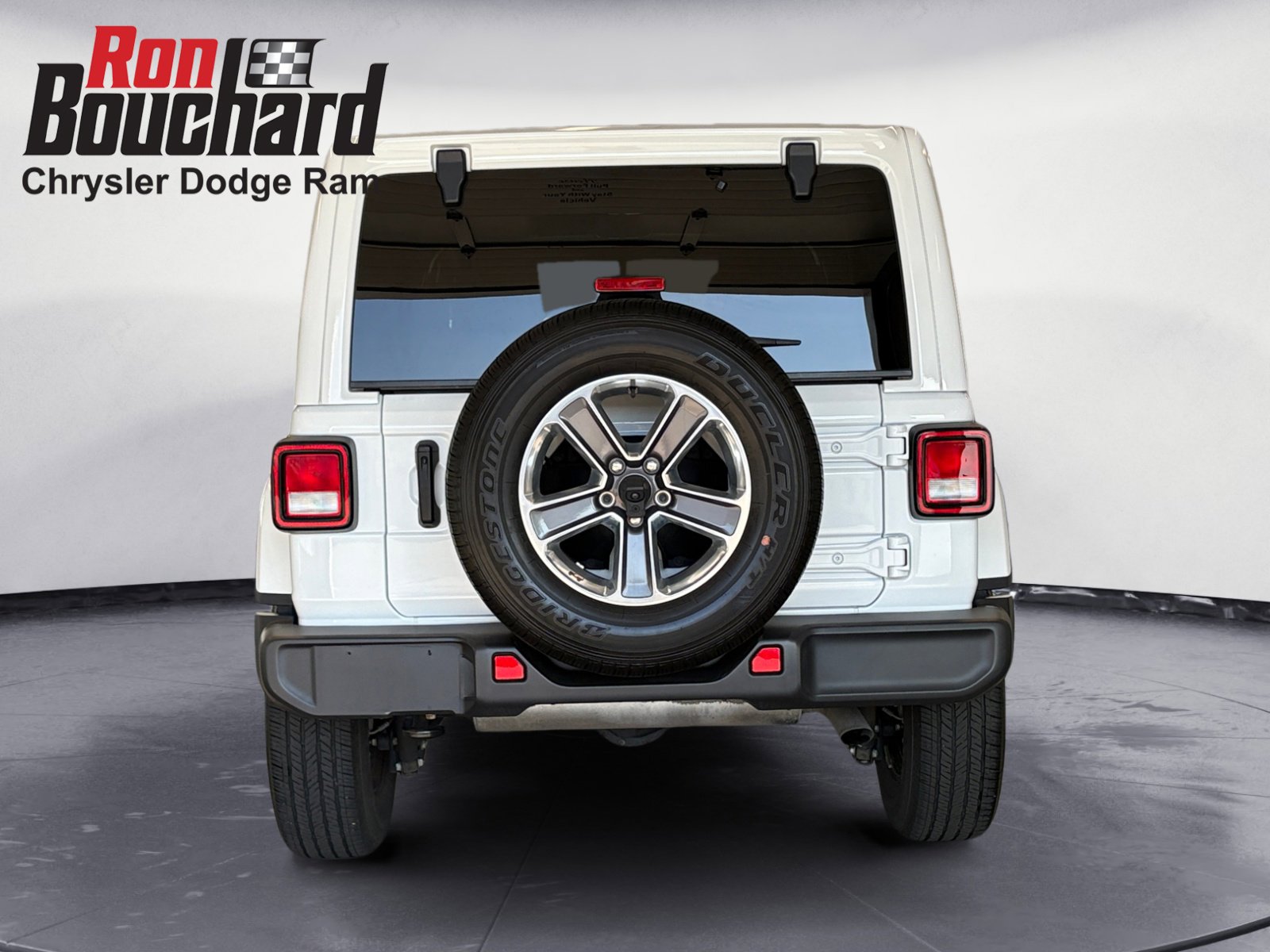 2021 Jeep Wrangler Unlimited Sahara photo 3