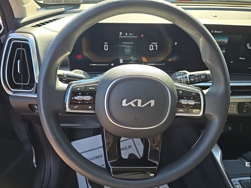 2024 Kia Sorento LX photo 10