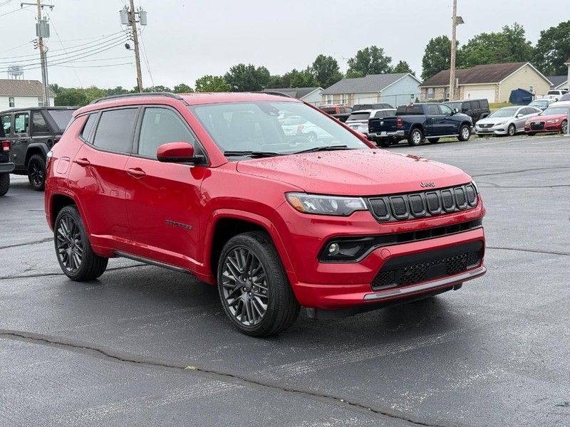 2022 Jeep Compass Limited Red Edition photo 2