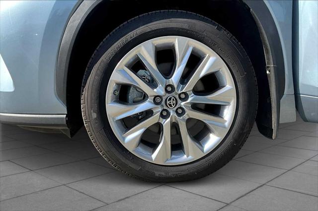 2023 Toyota Highlander Limited photo 10