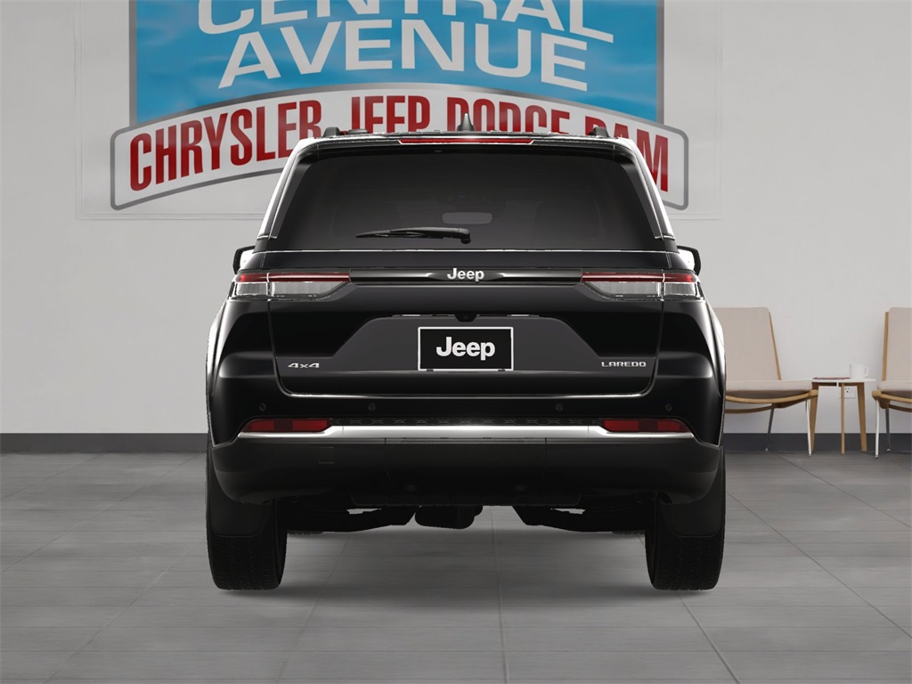 2025 Jeep Grand Cherokee Laredo photo 9