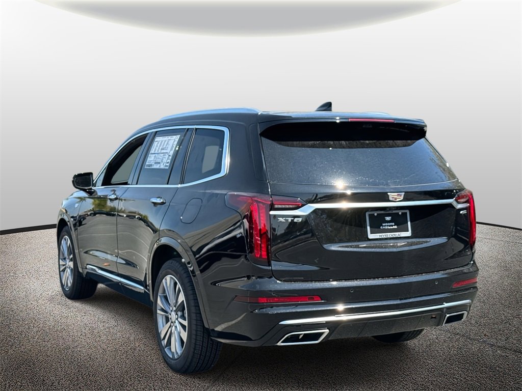 2025 Cadillac XT6 Premium Luxury photo 3