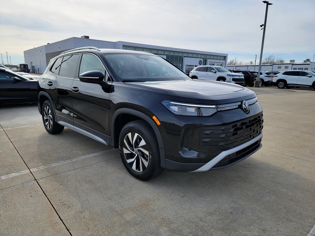 2026 Volkswagen Tiguan S's photo