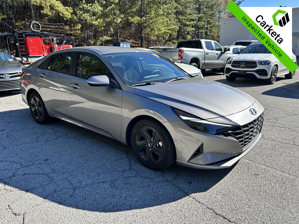 2023 Hyundai Elantra SEL's photo