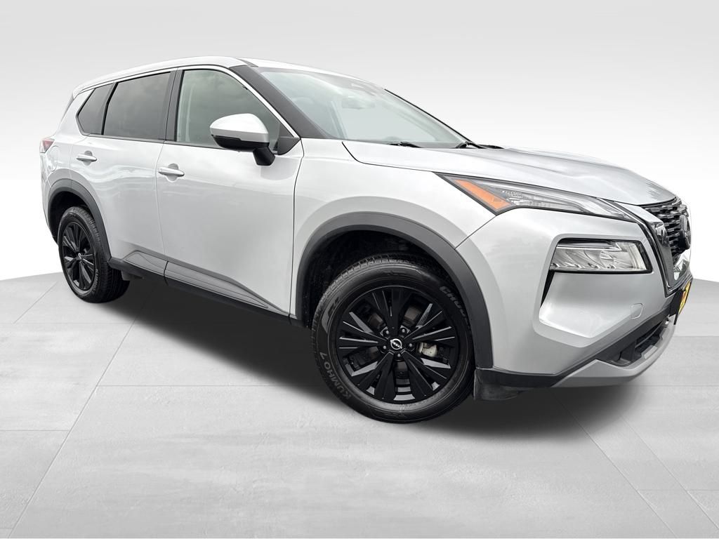 2022 Nissan Rogue SV's photo