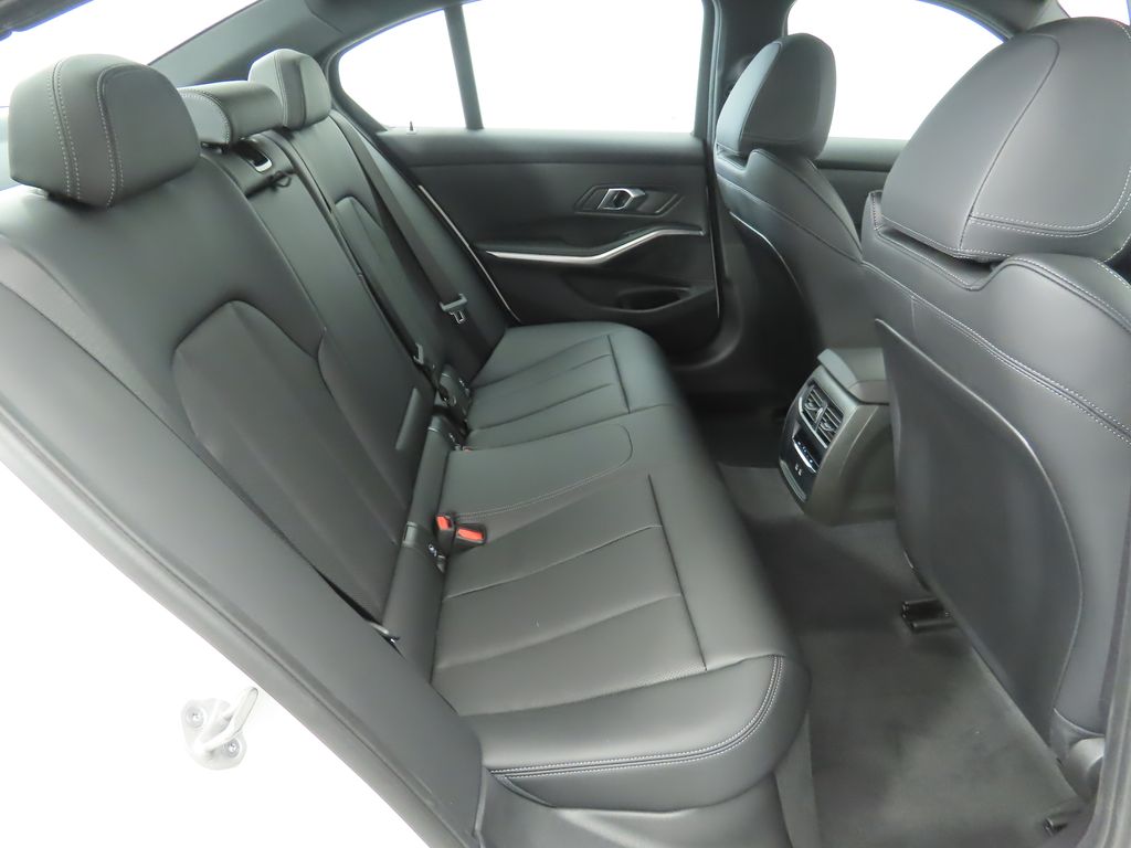 2025 Bmw 330i photo 21