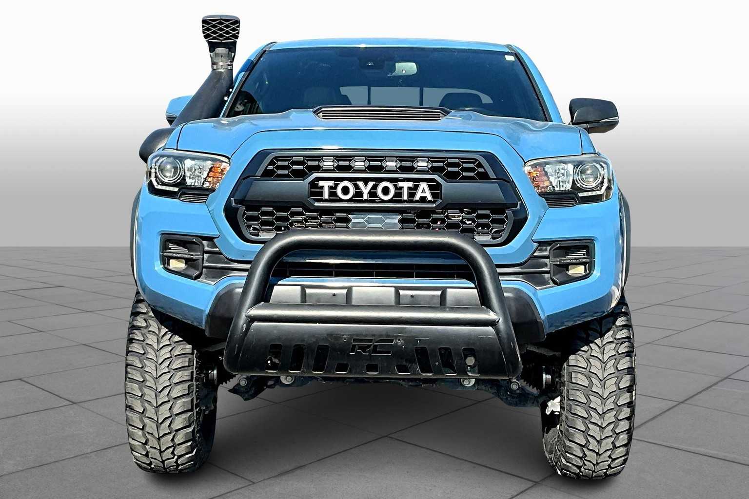 2018 Toyota Tacoma TRD Pro photo 3