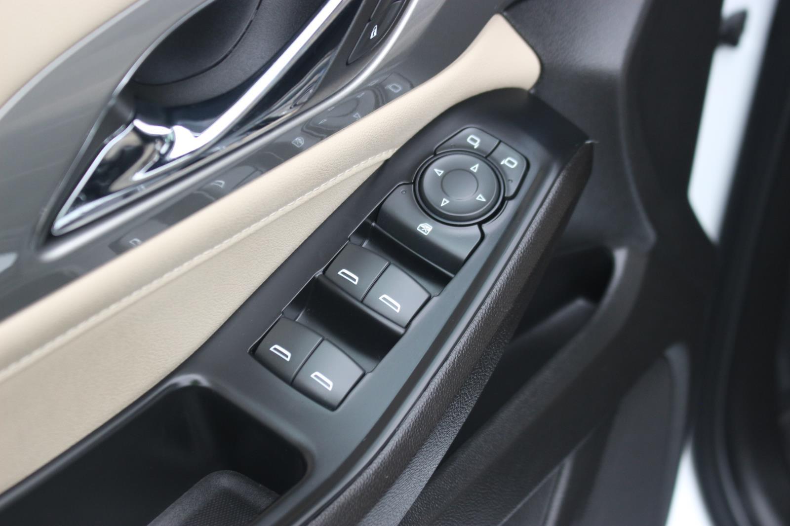 2023 Chevrolet Traverse LS photo 12