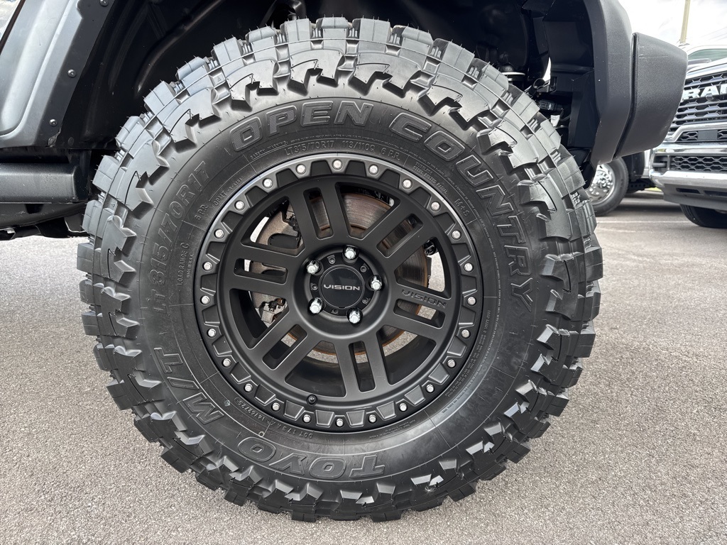 2020 Jeep Gladiator Sport photo 11