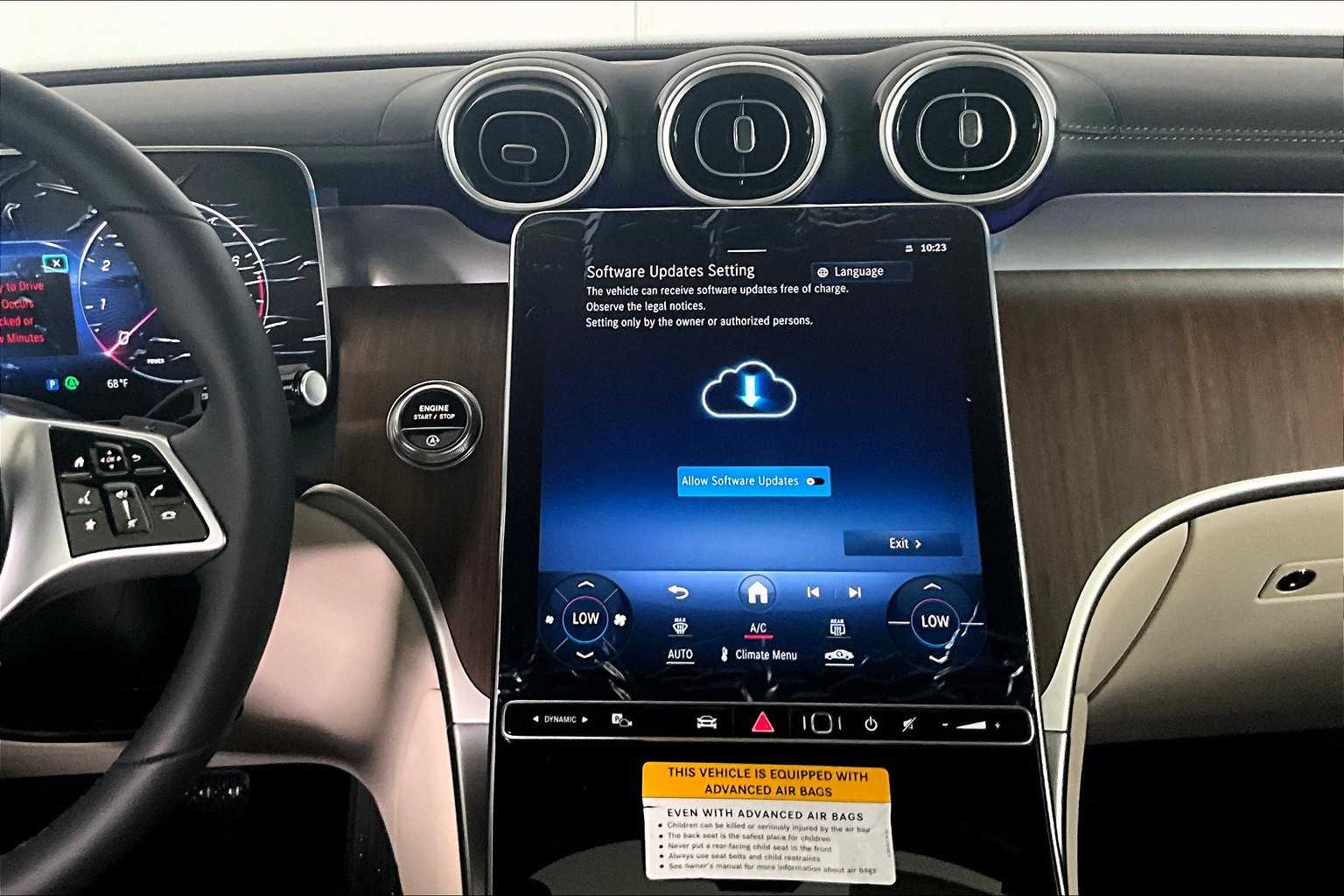 2024 Mercedes Benz GLC 300 4MATIC photo 9