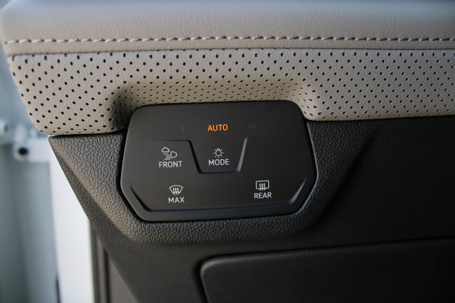 2025 Volkswagen Atlas Peak Edition SE photo 13