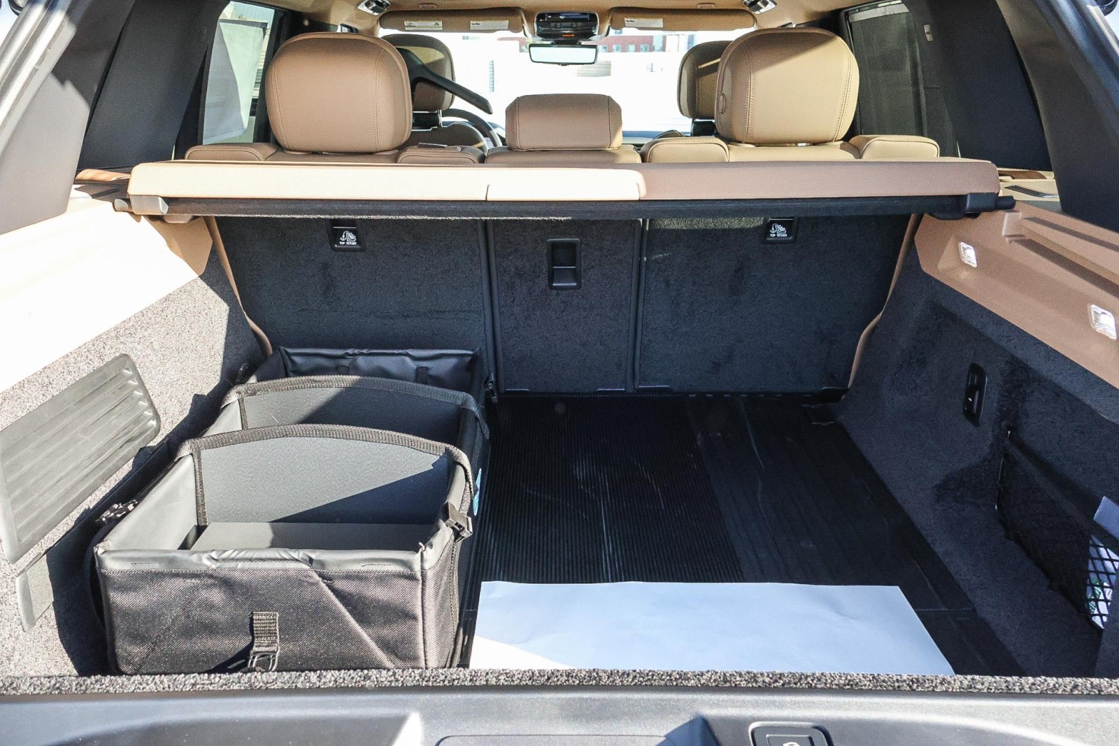 2025 Land Rover Range Rover SE photo 19
