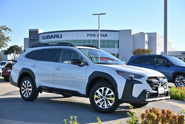 2025 Subaru Outback Premium's photo