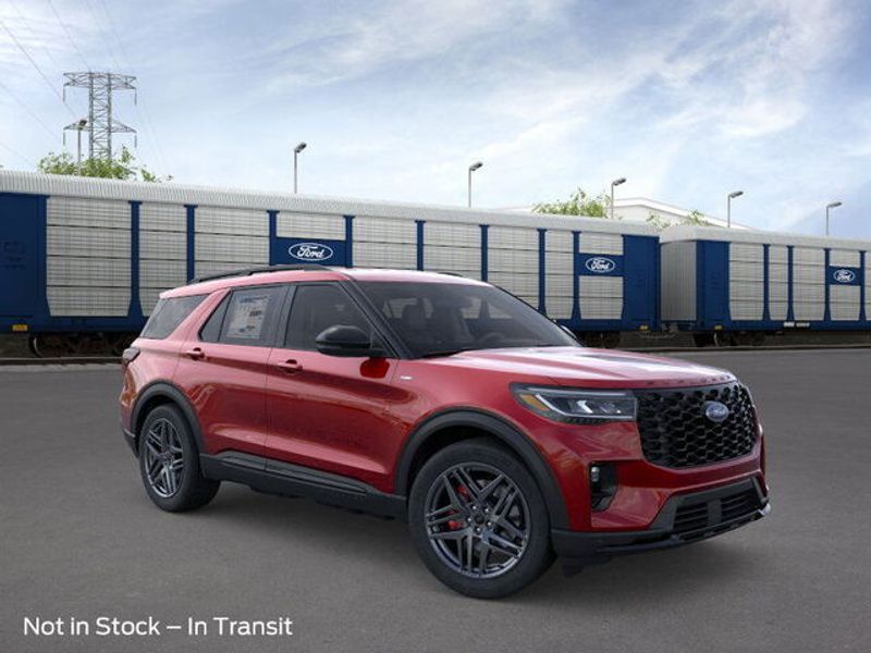 2025 Ford Explorer ST-Line photo 4