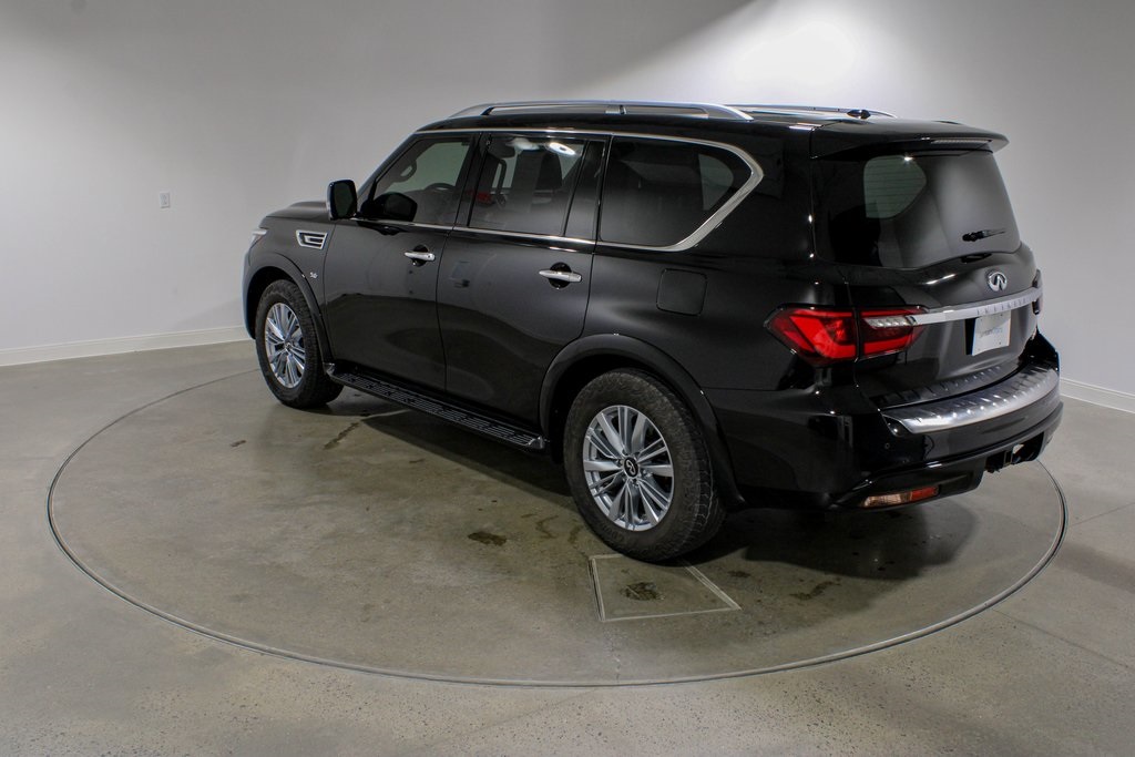 2019 Infiniti QX80 Luxe photo 3