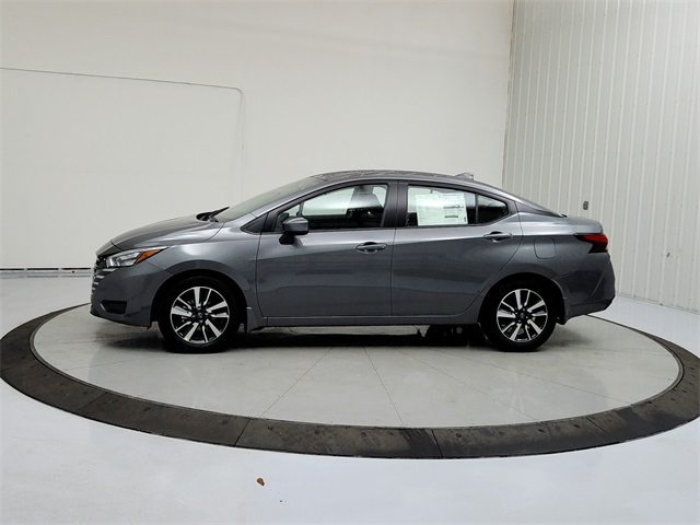 2025 Nissan Versa 1.6 SV photo 3