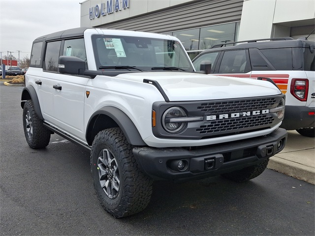2025 Ford Bronco Badlands photo 2