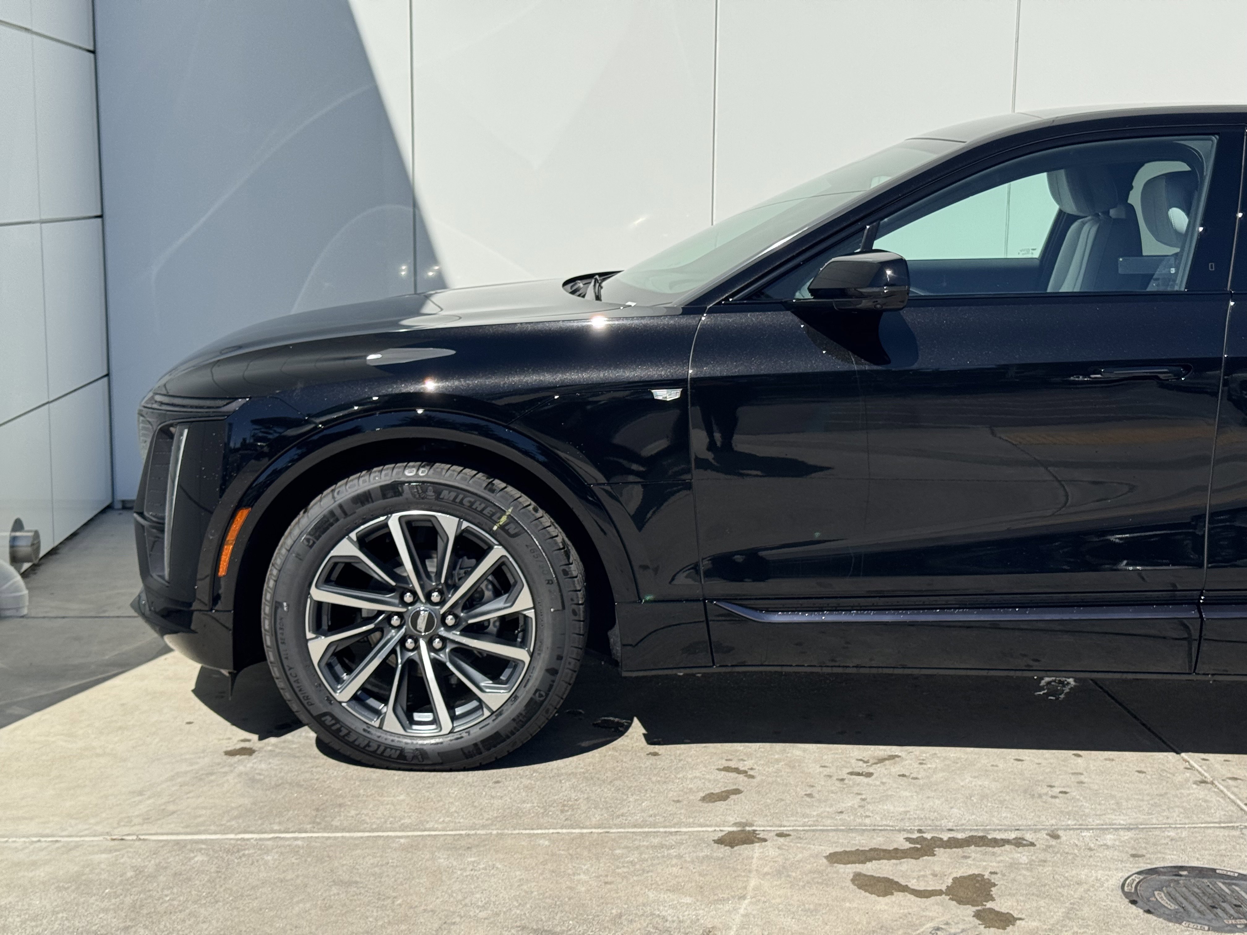 2025 Cadillac Lyriq Sport photo 4