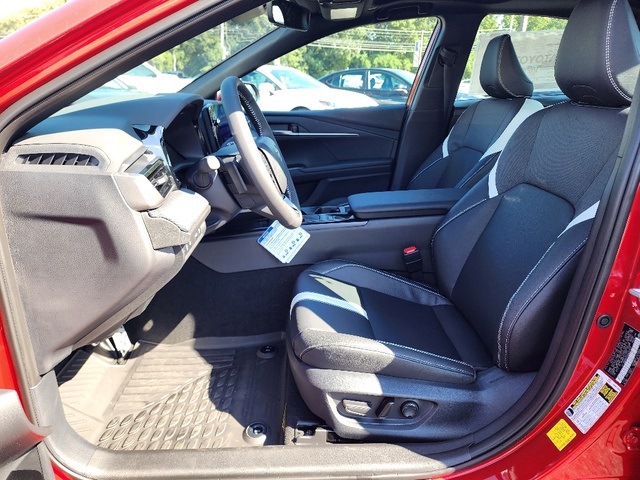 2025 Toyota Camry SE photo 13