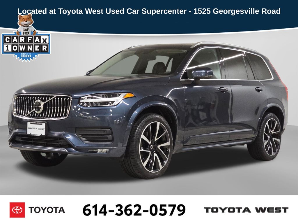2021 Volvo XC90 Momentum's photo