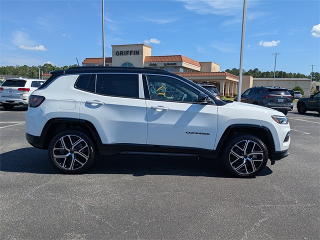 2025 Jeep Compass Limited photo 2