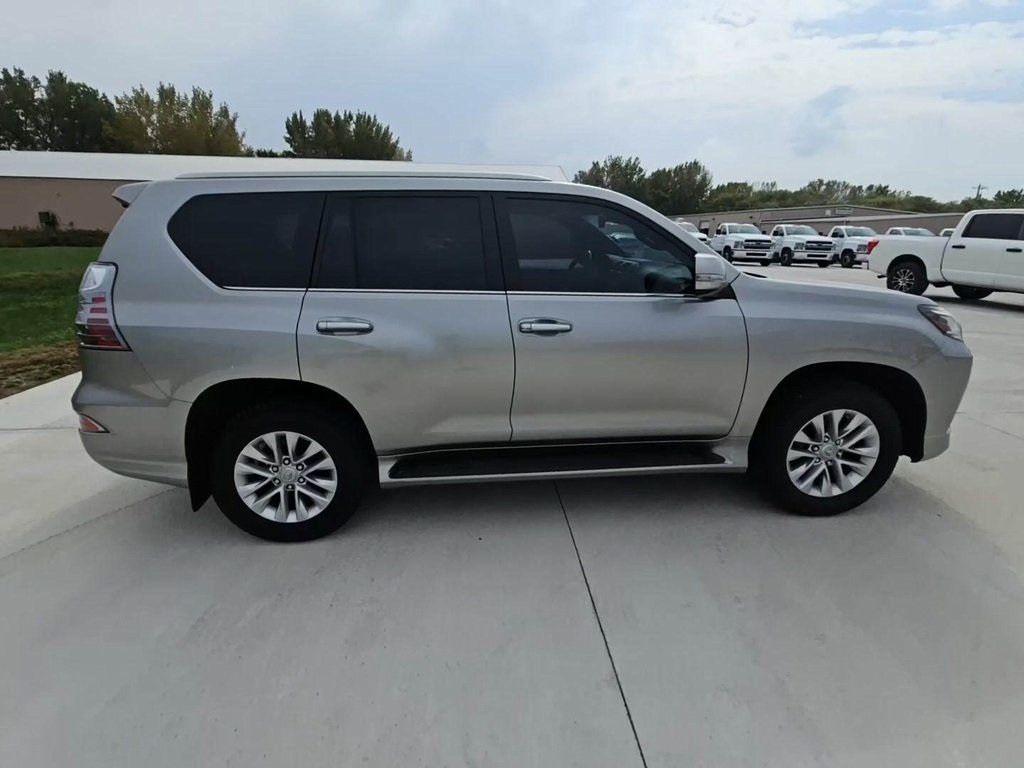 2021 Lexus GX 460 Premium photo 2