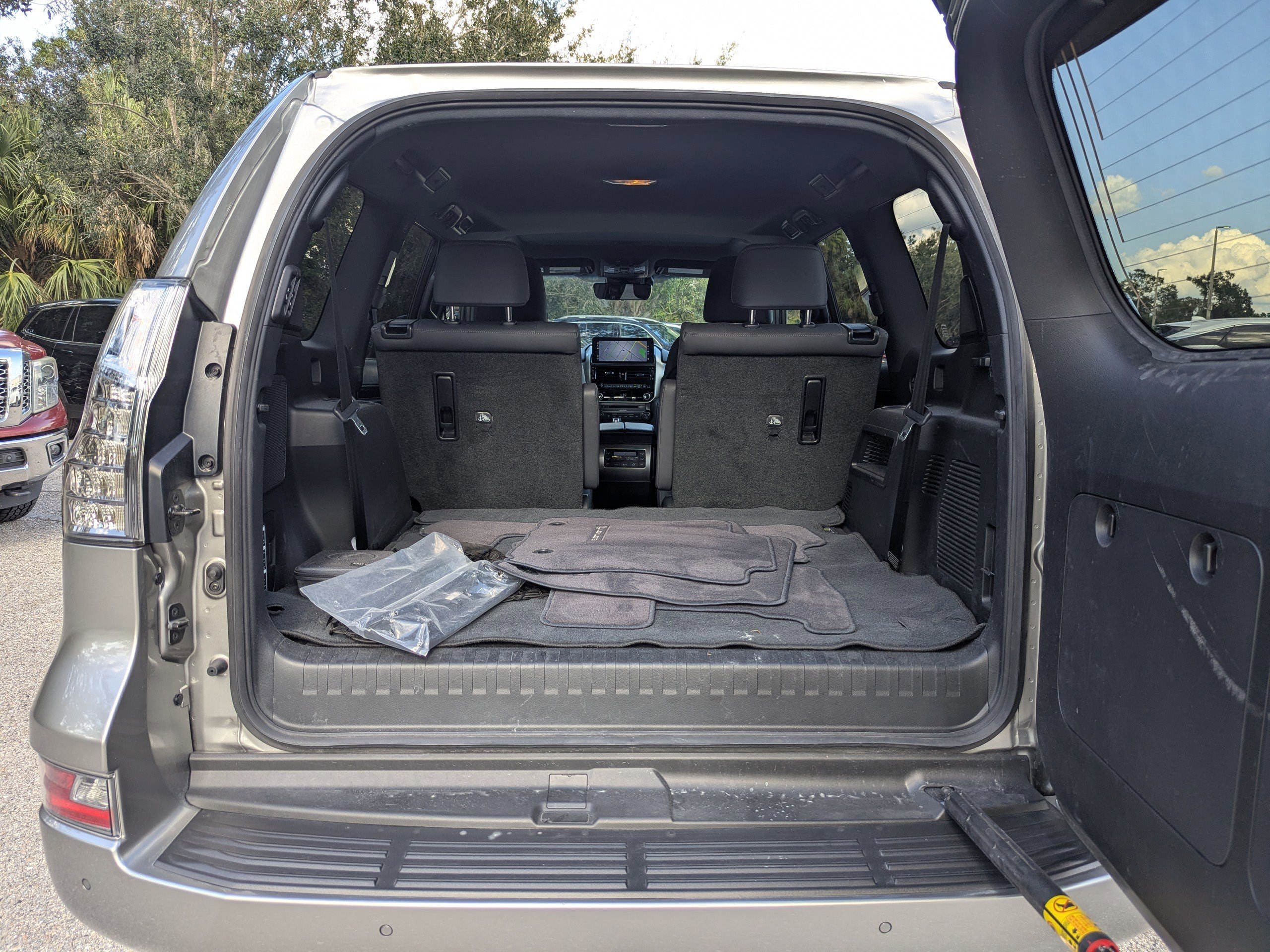 2023 Lexus GX Premium photo 8