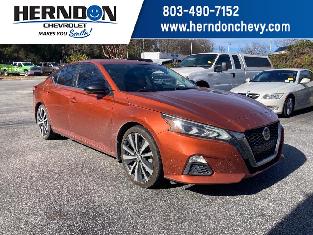 2021 Nissan Altima SR's photo